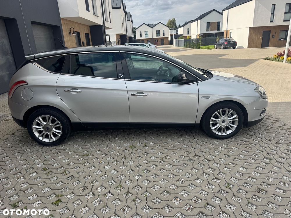 Lancia Delta 1.6 MJ Platino Selectronic - 10