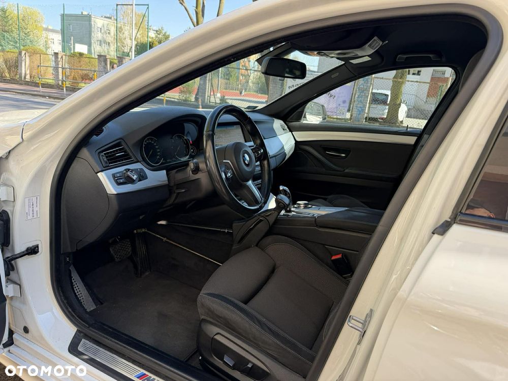 BMW Seria 5 520d xDrive - 11