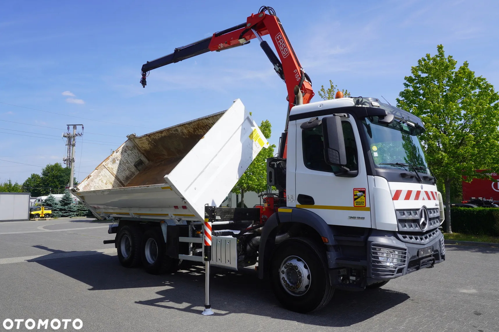 Mercedes-Benz Arocs 2636 / Fassi F155A.0.22 6t / 120 tys. km / Wywrotka 3-stronna / 2 x hydroburta - 16