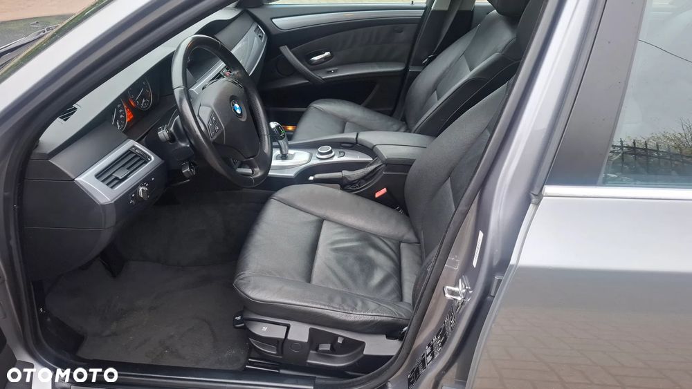 BMW Seria 5 525i - 13