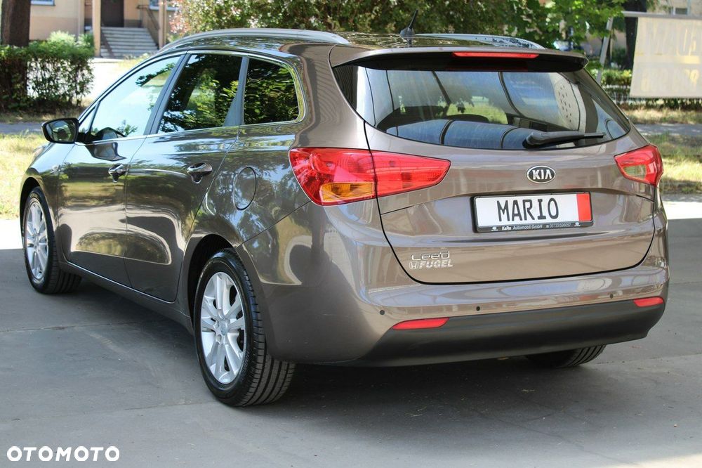 Kia Ceed - 38