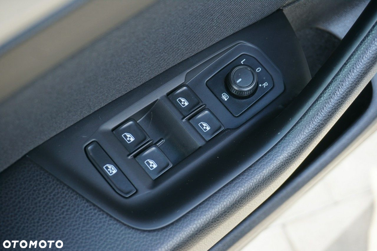 Volkswagen Passat Variant 2.0 TDI (BlueMotion Technology) Comfortline - 18