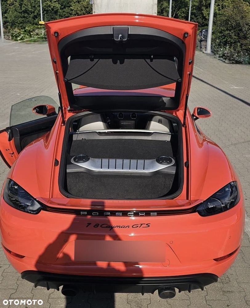 Porsche 718 Cayman - 16
