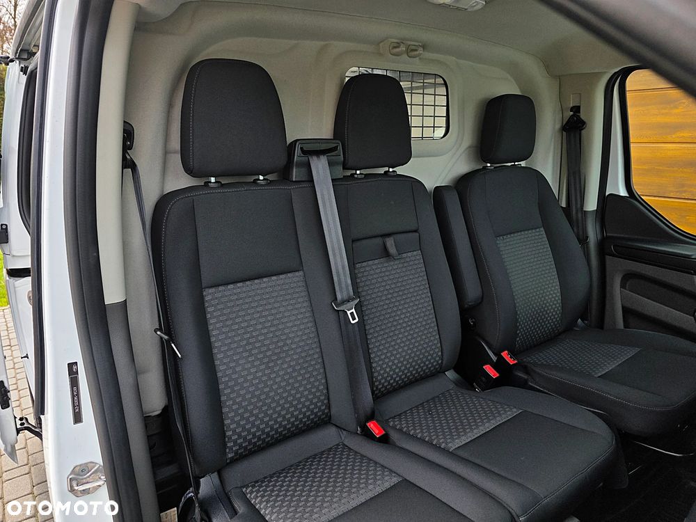 Ford TRANSIT CUSTOM - 12