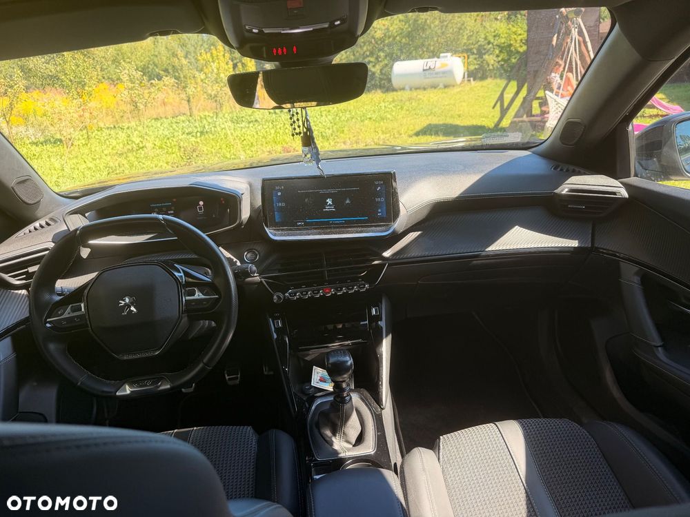 Peugeot 2008 - 9