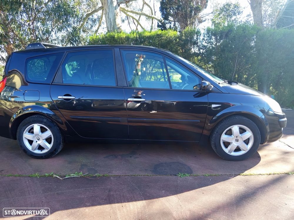 Renault Grand Scénic - 1