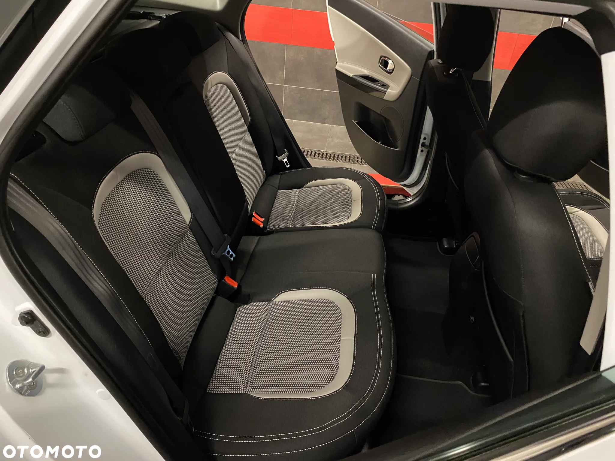 Kia Ceed 1.6 GDI Platinum Edition - 18