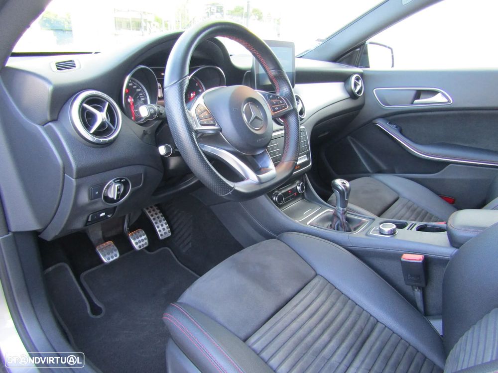 Mercedes-Benz CLA 200 d Shooting Brake AMG Line - 13