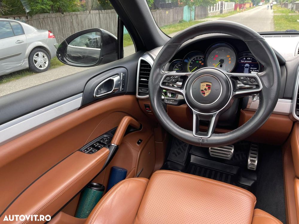 Porsche Cayenne Tiptronic S - 15