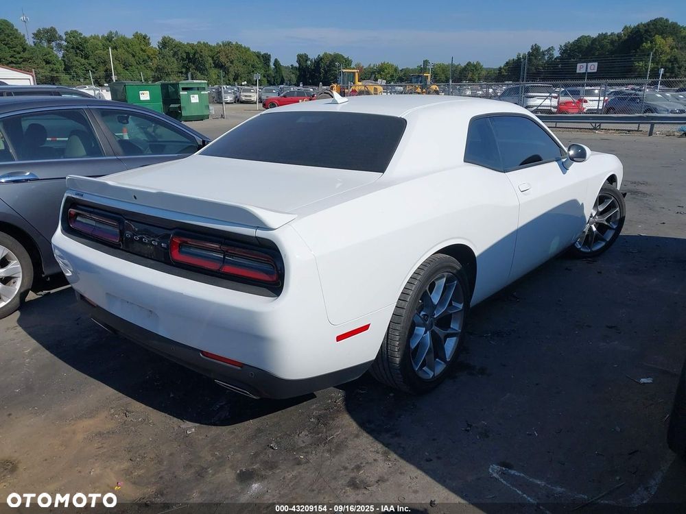 Dodge Challenger - 23