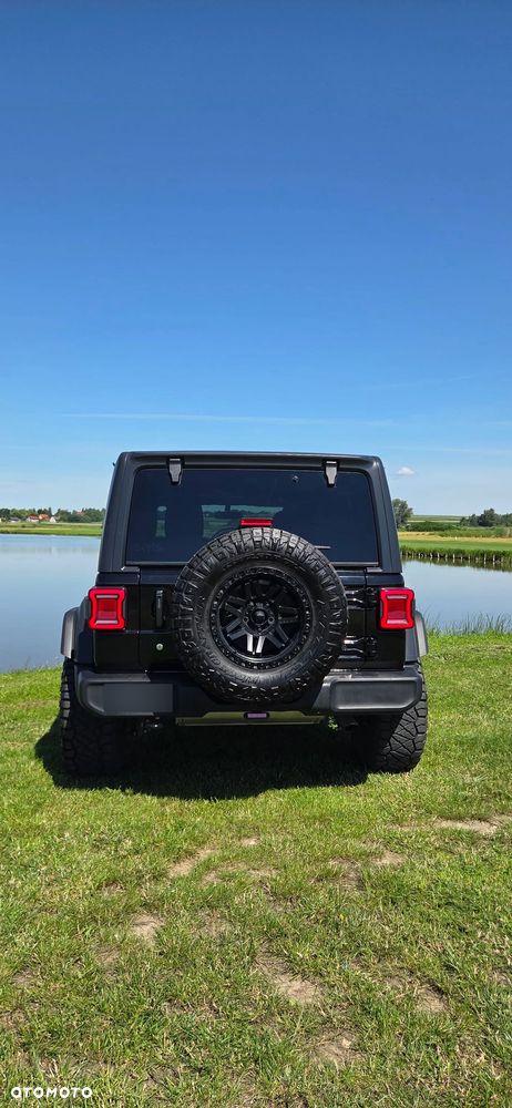 Jeep Wrangler - 16