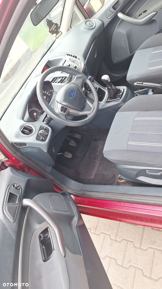 Ford Fiesta - 10