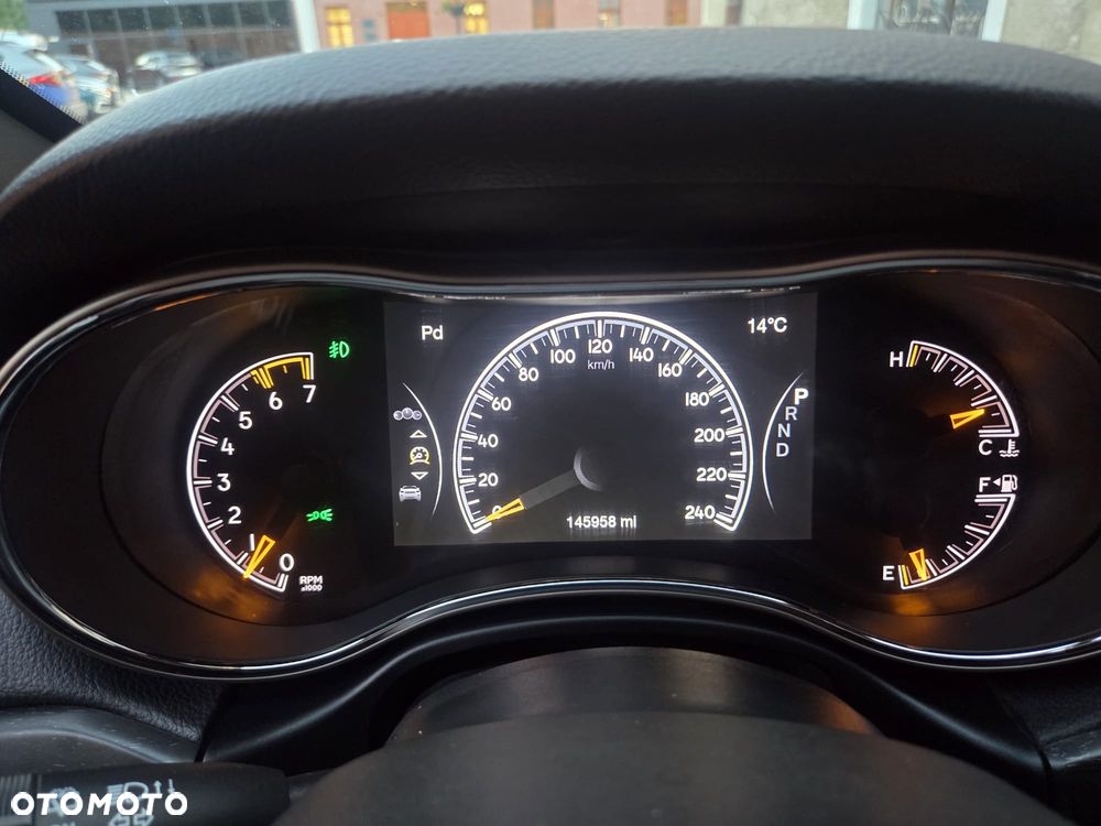 Jeep Grand Cherokee - 15