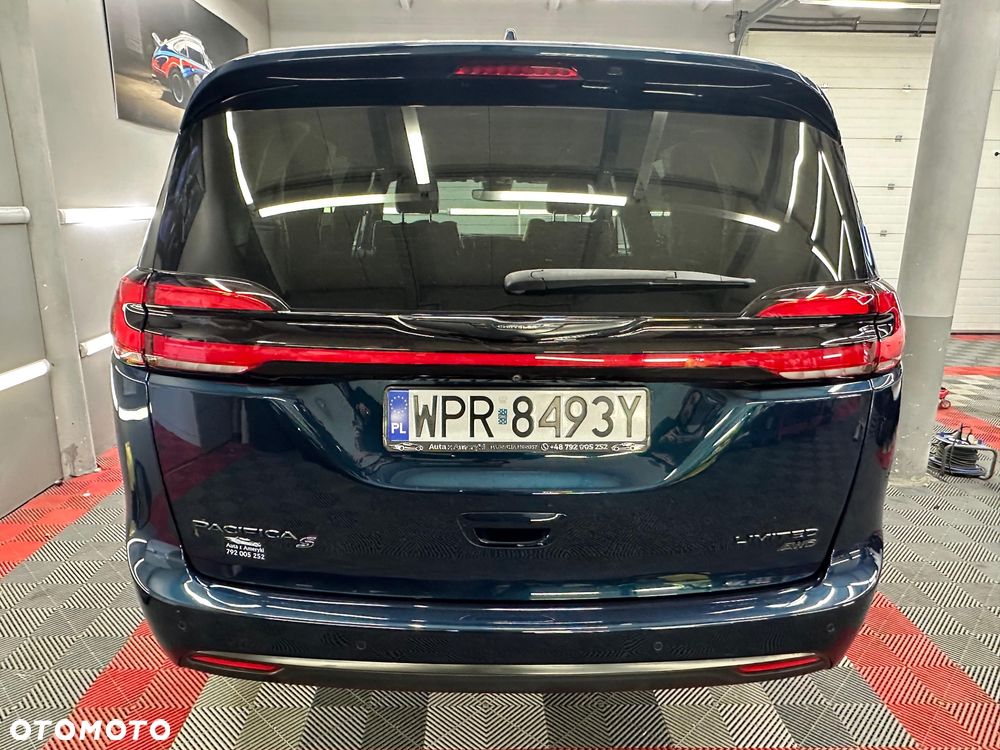 Chrysler Pacifica - 11