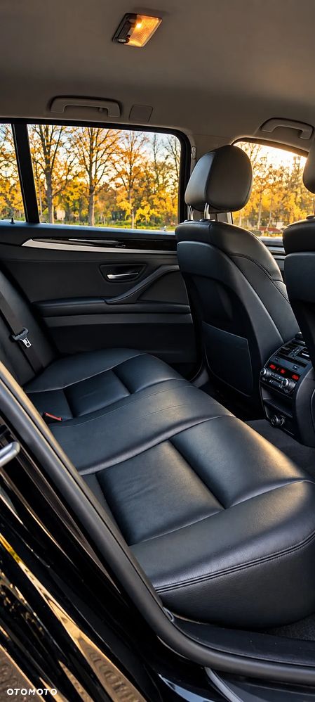 BMW Seria 5 520d xDrive Luxury Line - 7