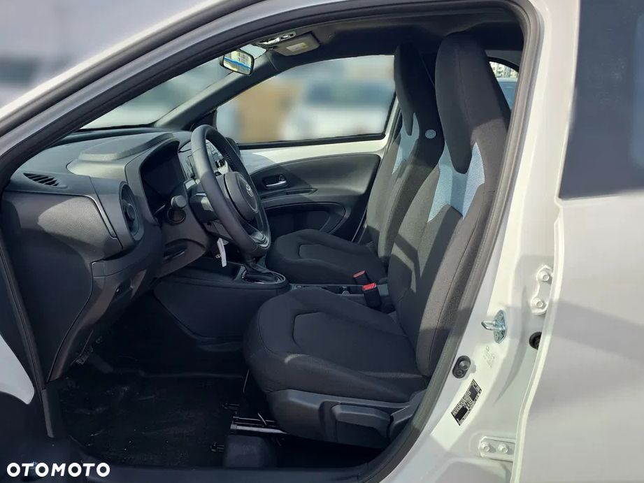 Toyota Aygo X Hybrid 1.5 Comfort e-CVT - 13