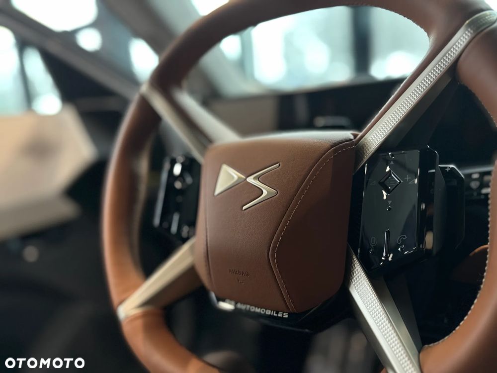 DS Automobiles N°8 - 21