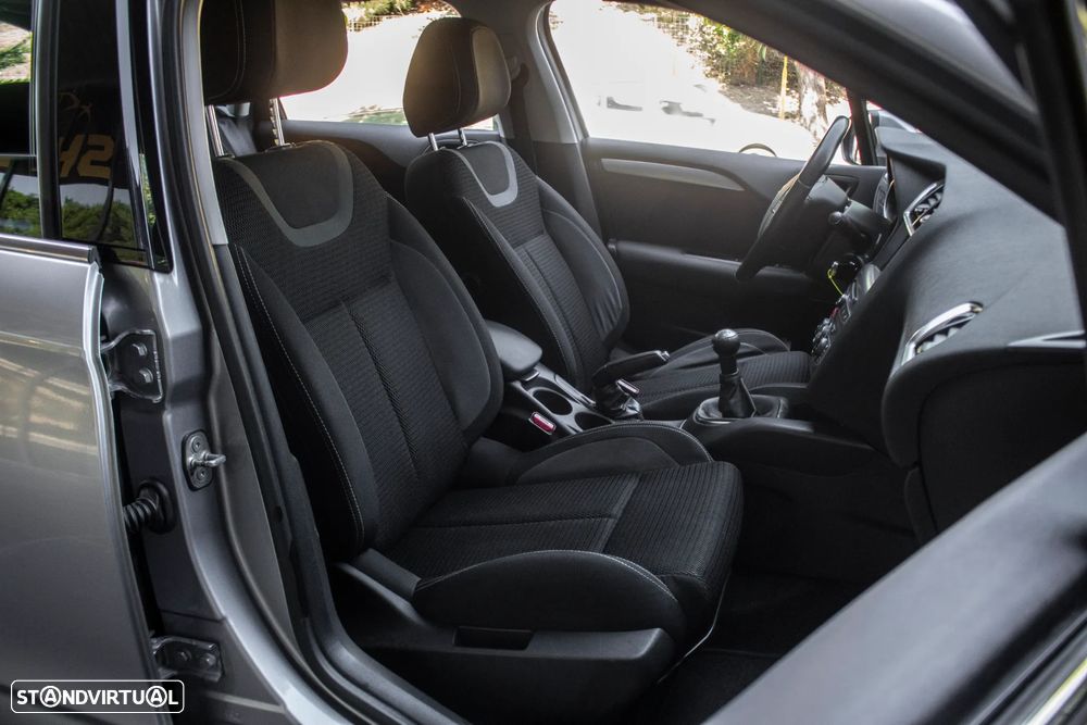 Citroën C4 1.2 PureTech Feel - 23
