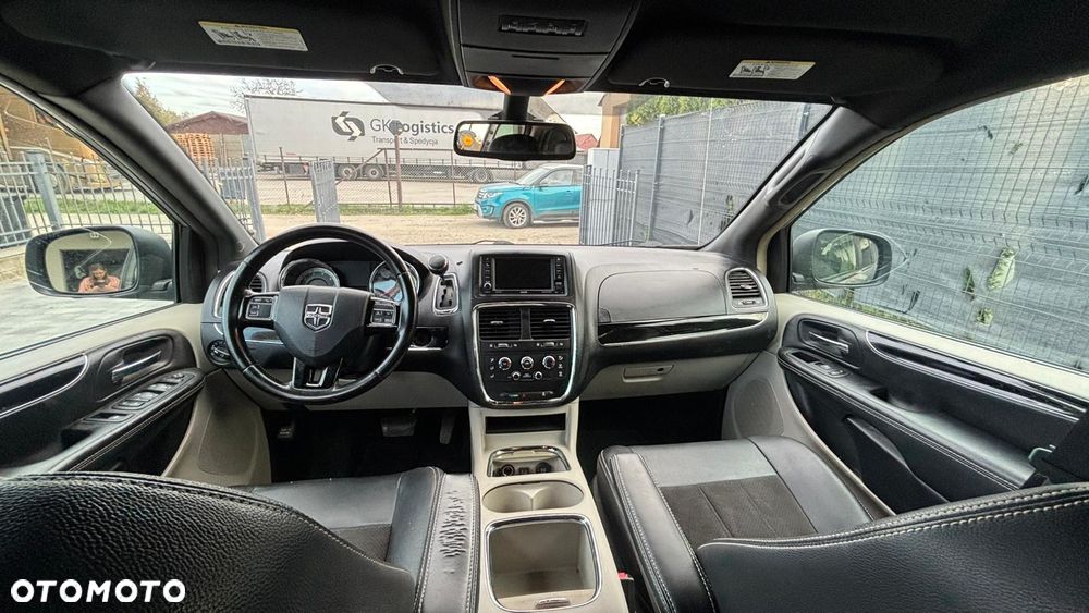 Dodge Grand Caravan 3.6 R/T - 11