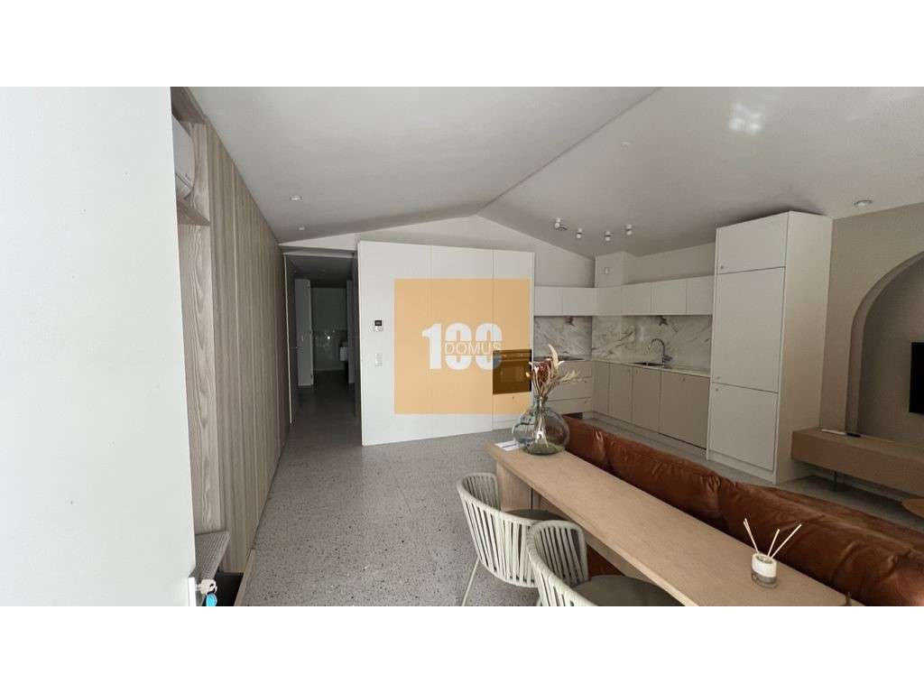Apartamento T2 renovado em Serralves - Porto - Grande imagem: 2/23