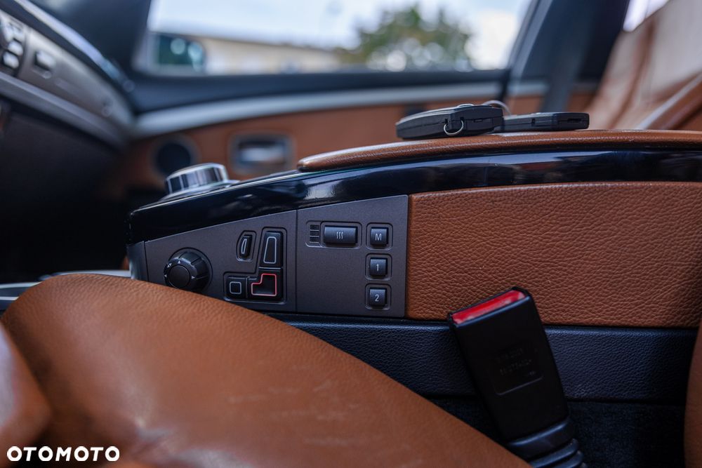 BMW Seria 7 750i - 25