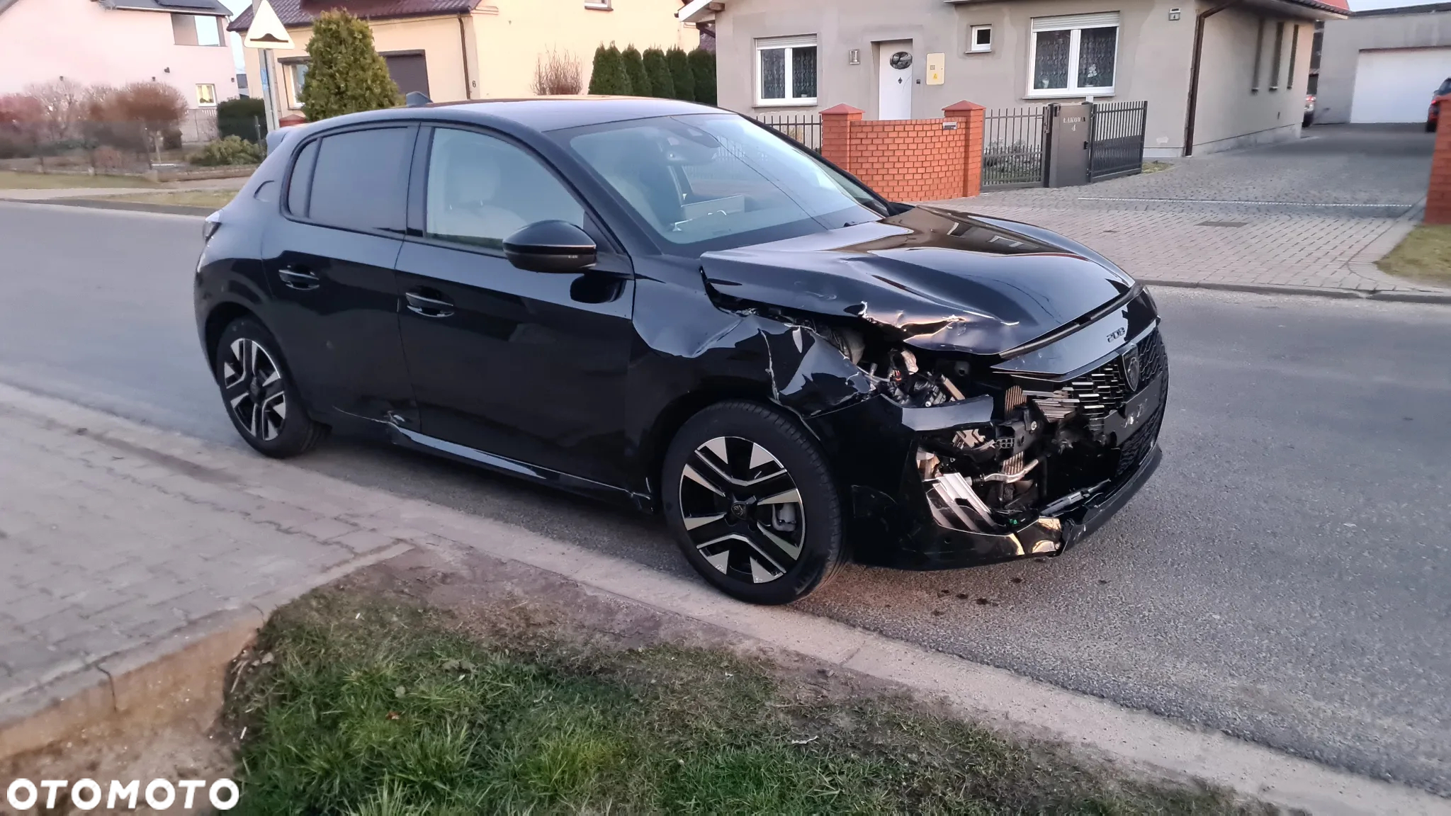 Peugeot 208 - 3