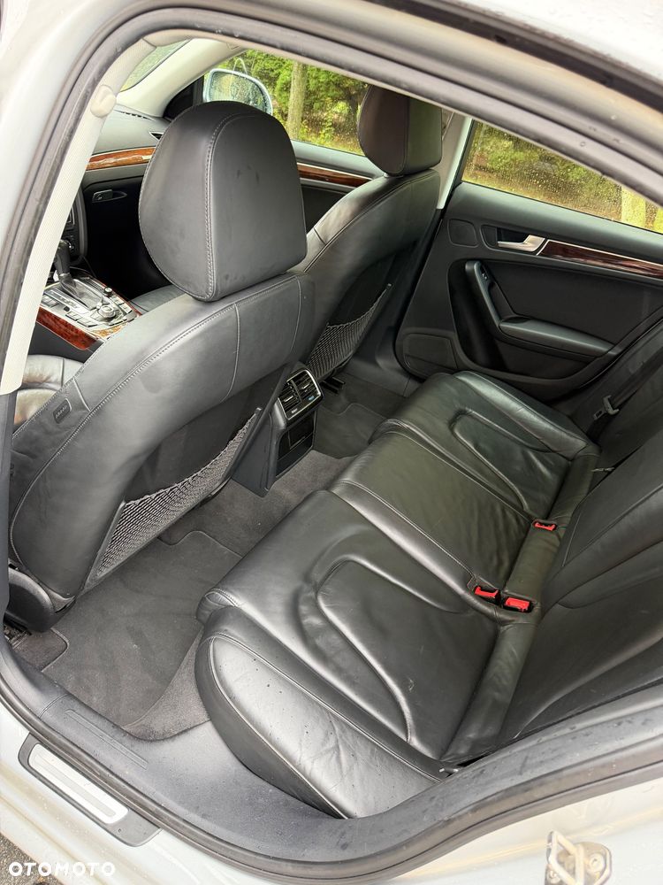 Audi A4 Limousine - 10