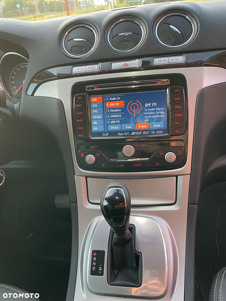 Ford Galaxy 2.0 TDCi Ghia - 17
