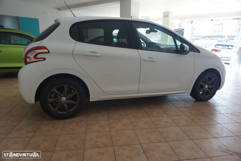 Peugeot 208 1.4 HDi Access - 9