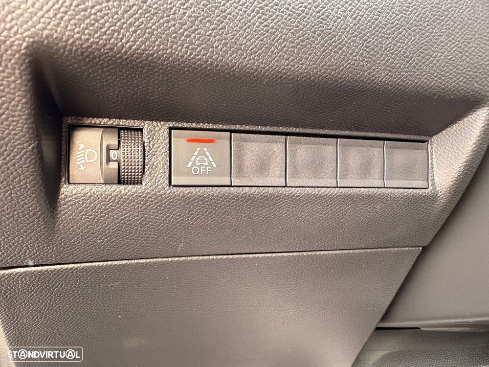 Peugeot 2008 1.5 BlueHDi Allure Pack - 21