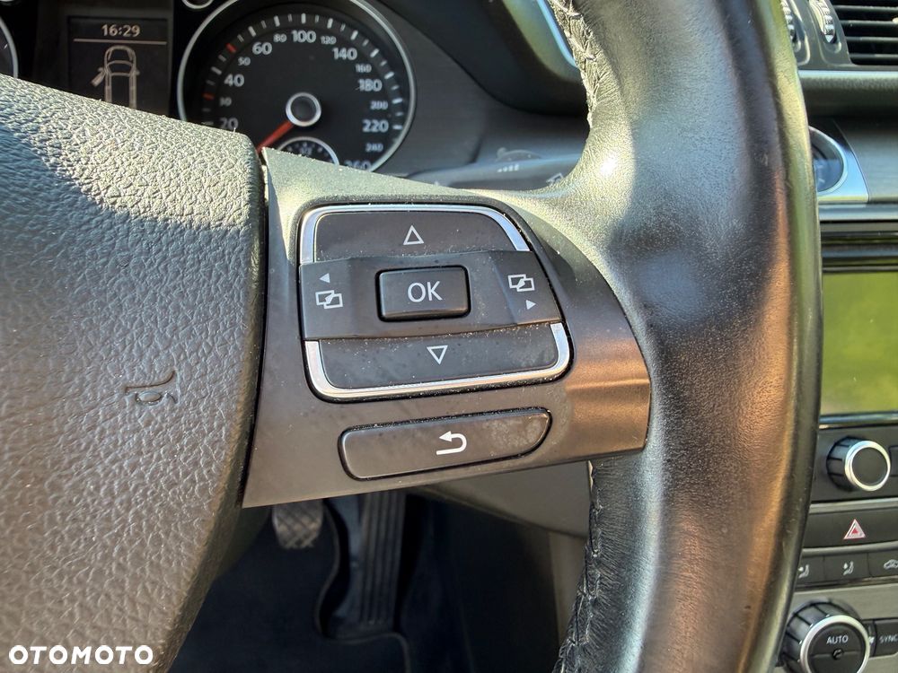 Volkswagen Passat 2.0 TDI Highline - 27