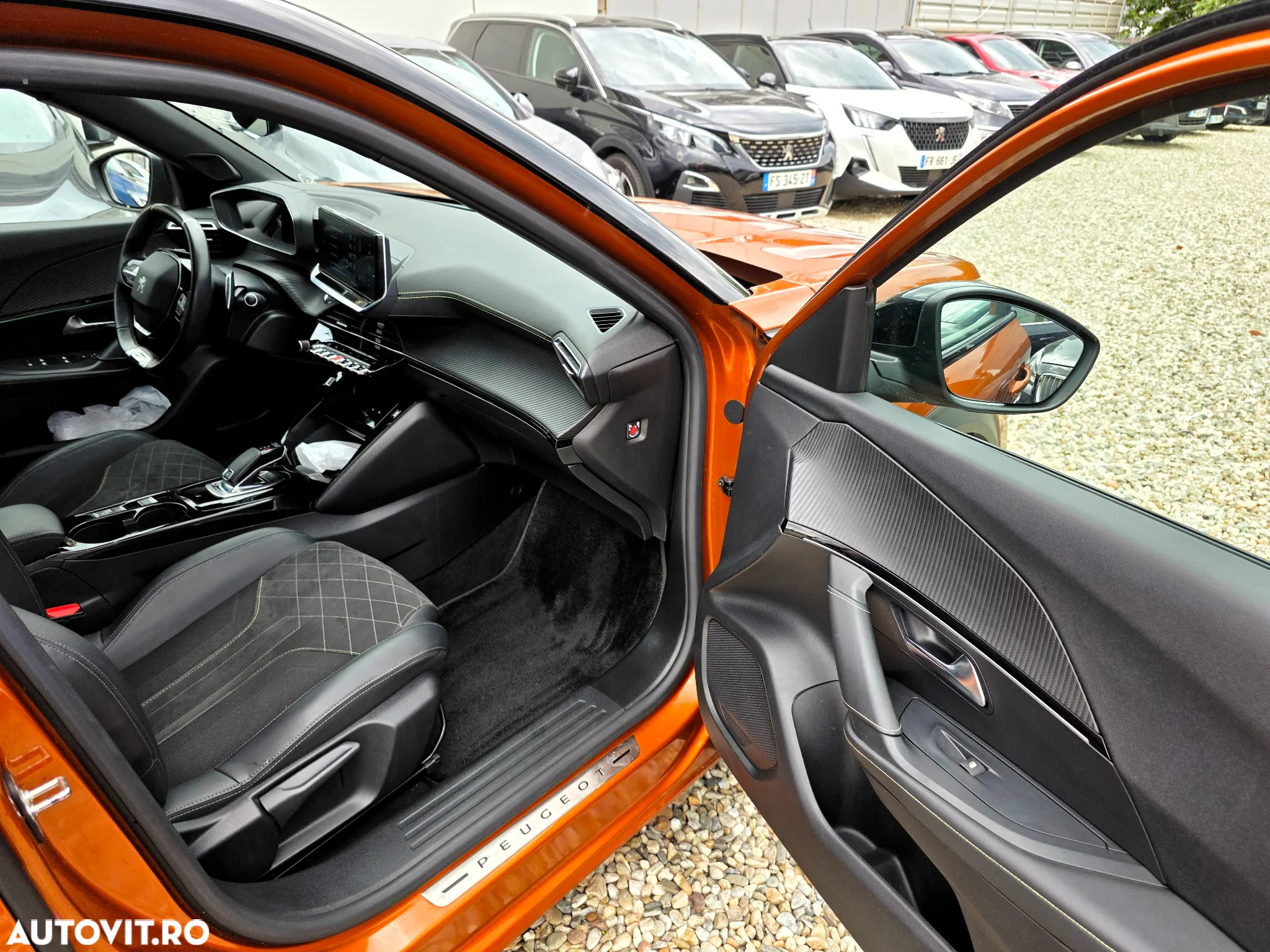 Peugeot 2008 PureTech 155 EAT8 GT Pack - 13