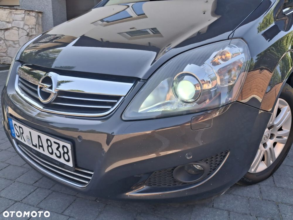 Opel Zafira - 10
