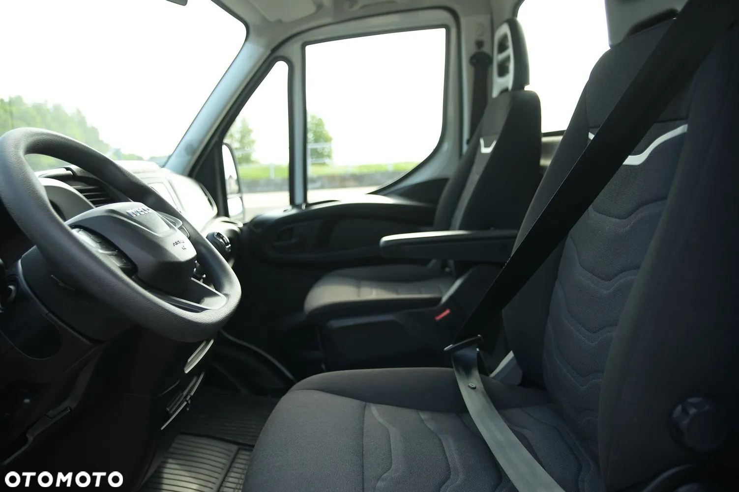 Iveco DAILY 35-140 * ZWYŻKA KLUBB * KT 20 * 4 tyś km! Pojazd Specjalistyczny ! - 23