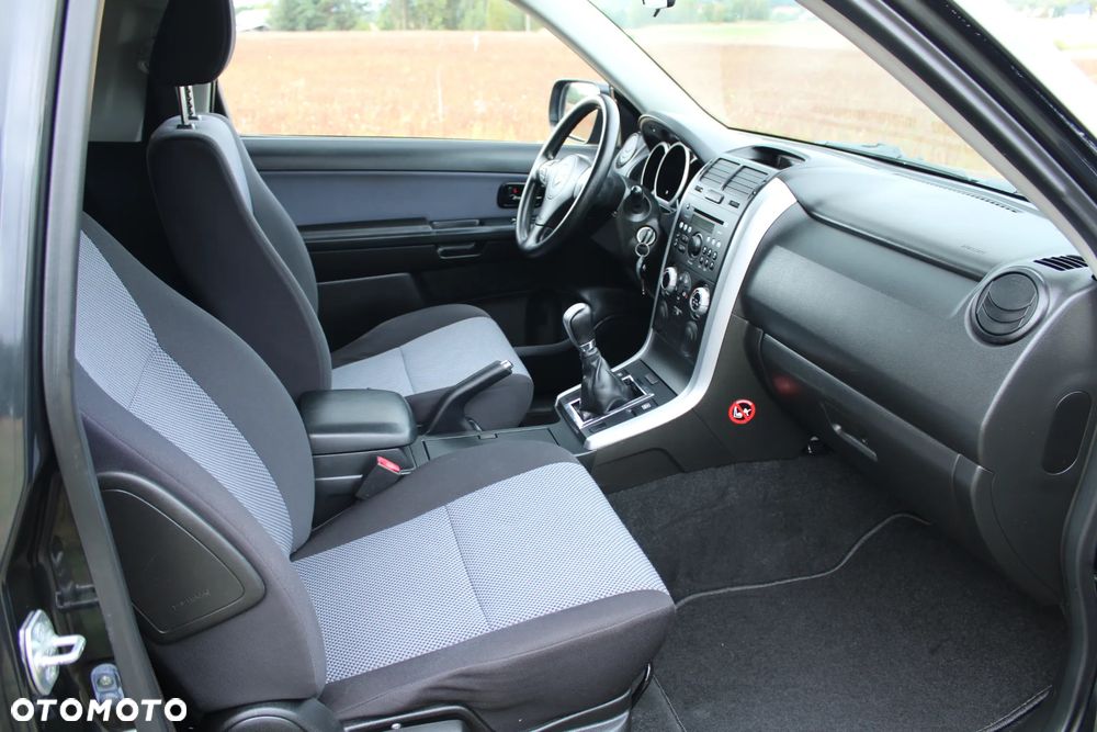 Suzuki Grand Vitara - 28