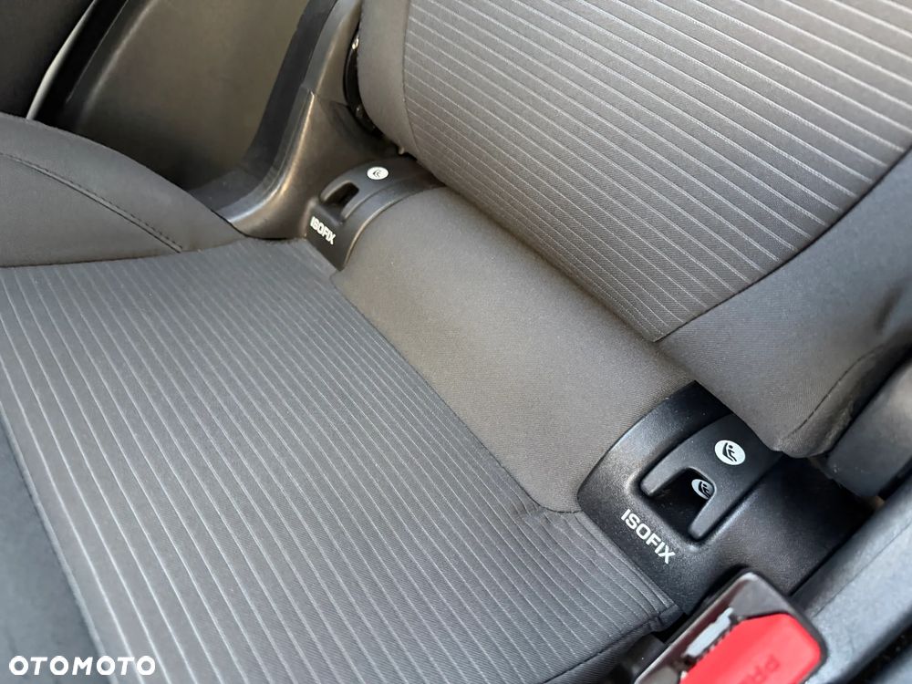 Land Rover Discovery Sport - 13