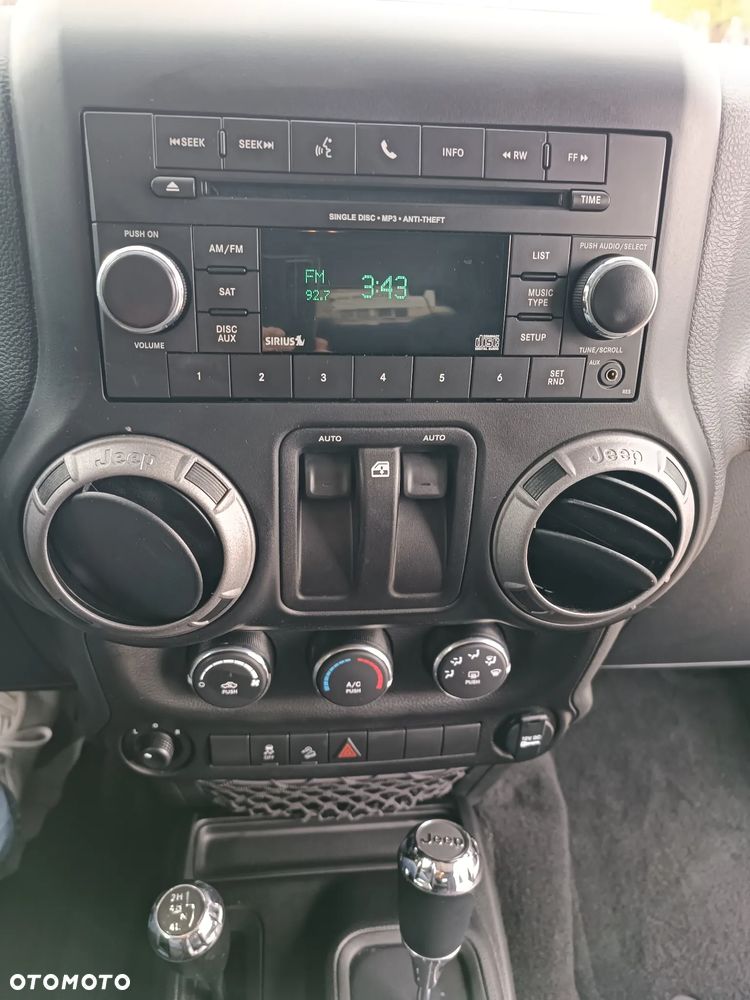 Jeep Wrangler - 10