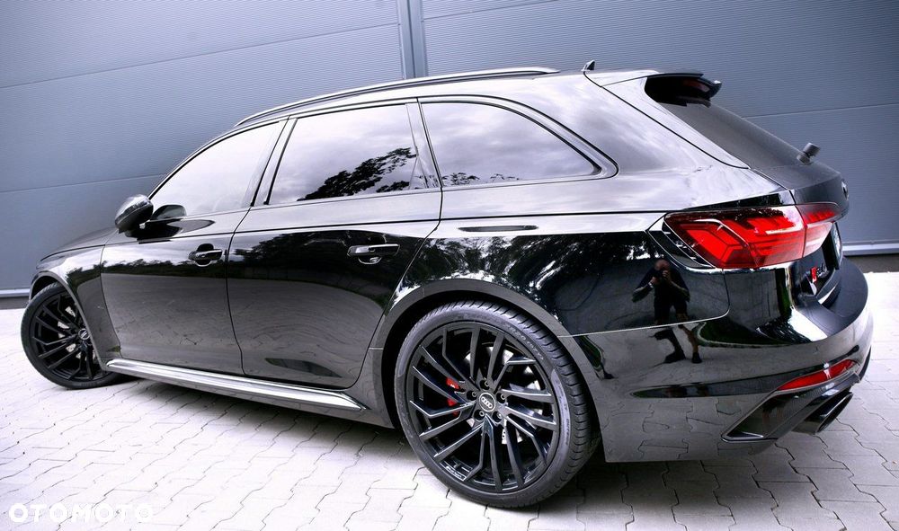 Audi RS4 Limousine - 28