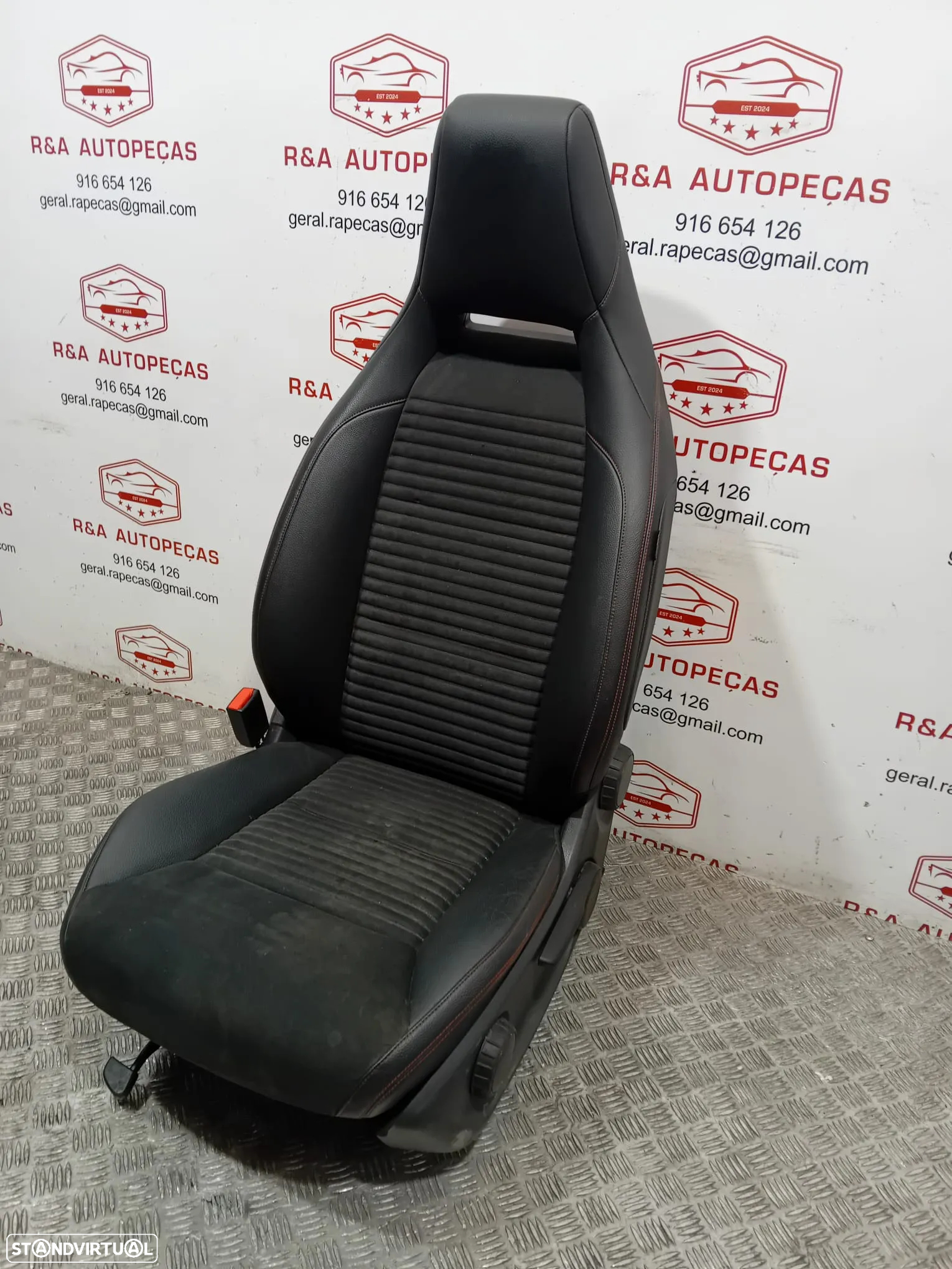 Conjunto de Bancos Mercedes Classe A W176 AMG Original - 22