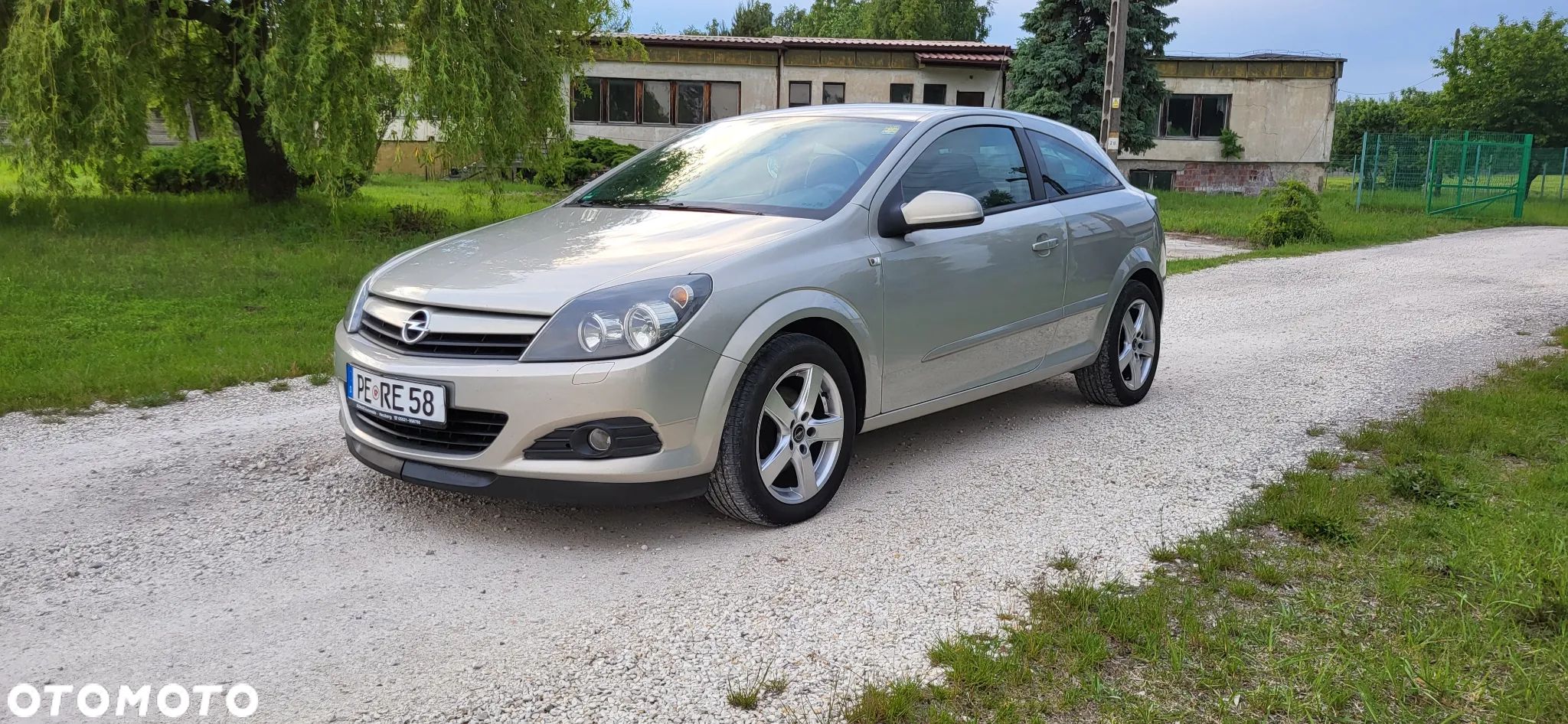 Opel Astra GTC 1.6 - 1