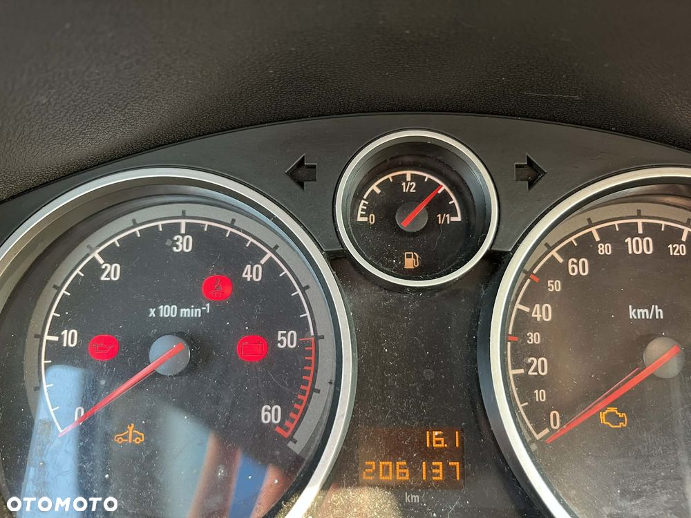 Opel Zafira 1.9 CDTI - 12