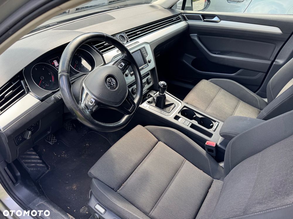 Volkswagen Passat Variant 2.0 TDI SCR BlueMotion Comfortline - 8