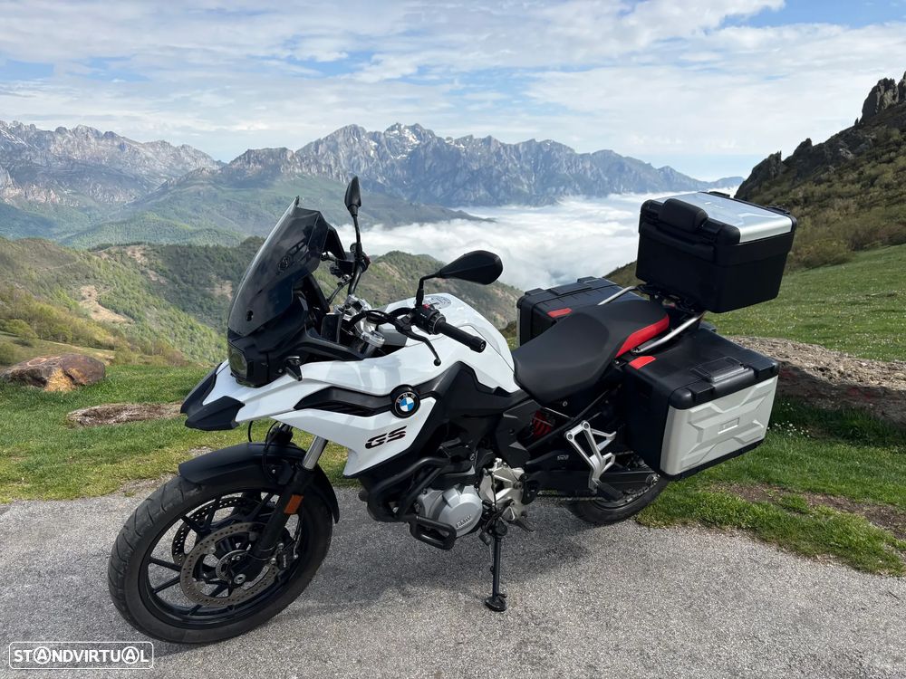 BMW F 750 GS 853 Cilindrada - 1
