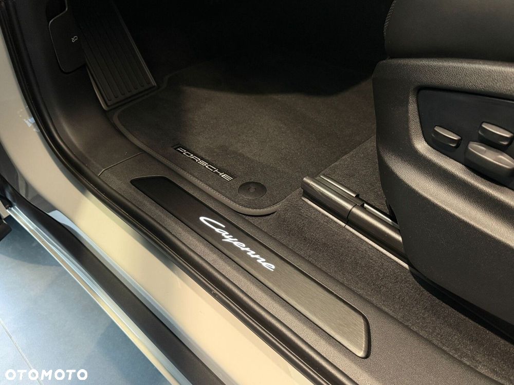 Porsche Cayenne - 19