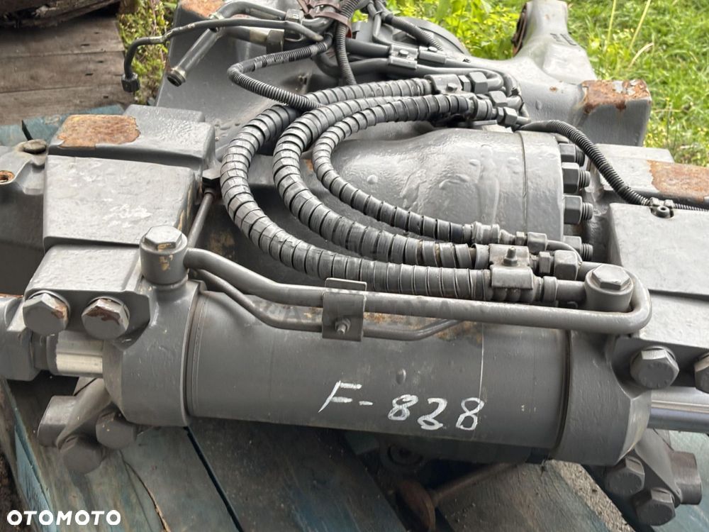 Fendt 828 Obudowa Osi Łuk Osi 755/137 F835300020180 F835300020160 E835300020012 - 3