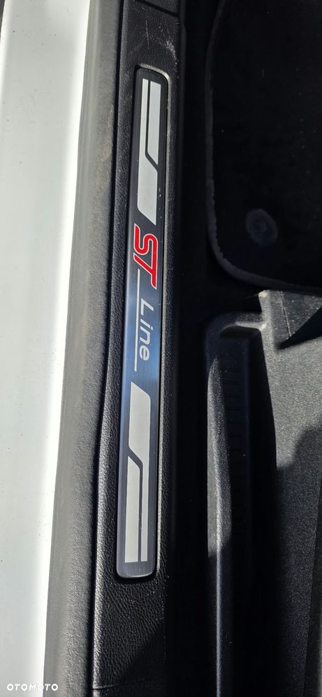 Ford S-Max - 11