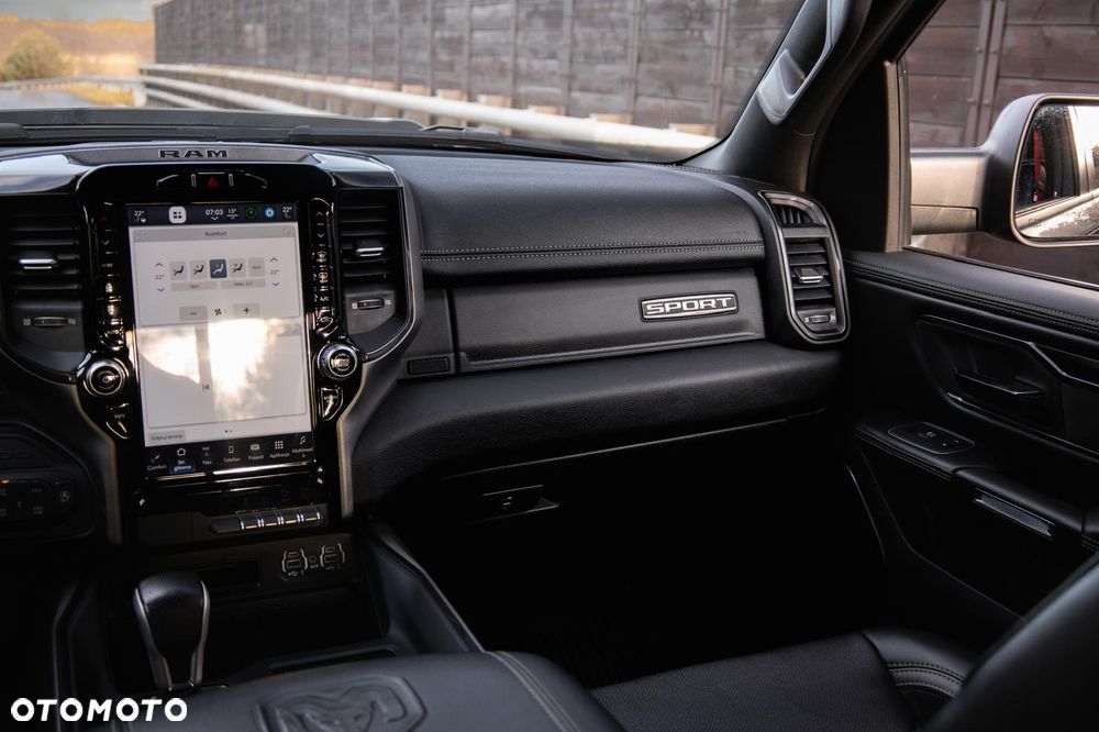 RAM 1500 Crew Cab Sport - 31