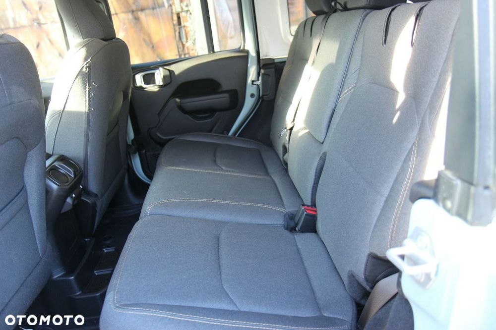 Jeep Wrangler - 20