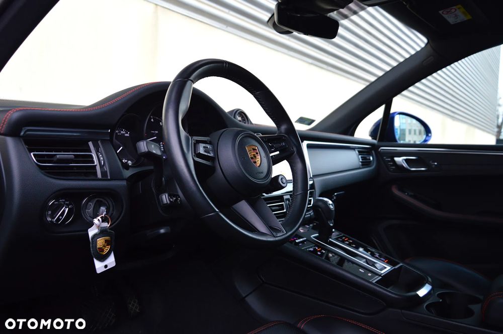 Porsche Macan Standard - 12