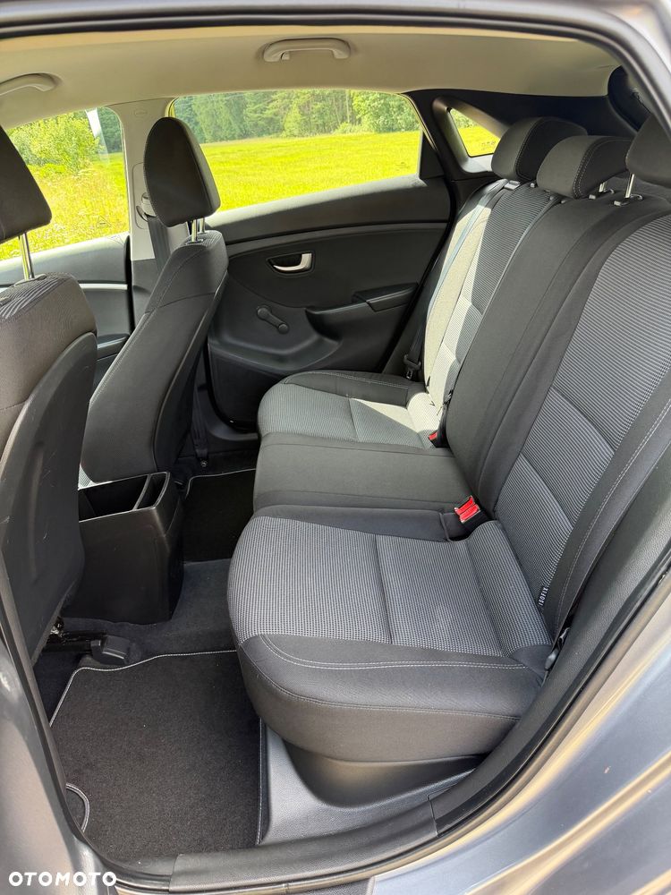 Hyundai i30 1.4 CRDi Advantage - 11
